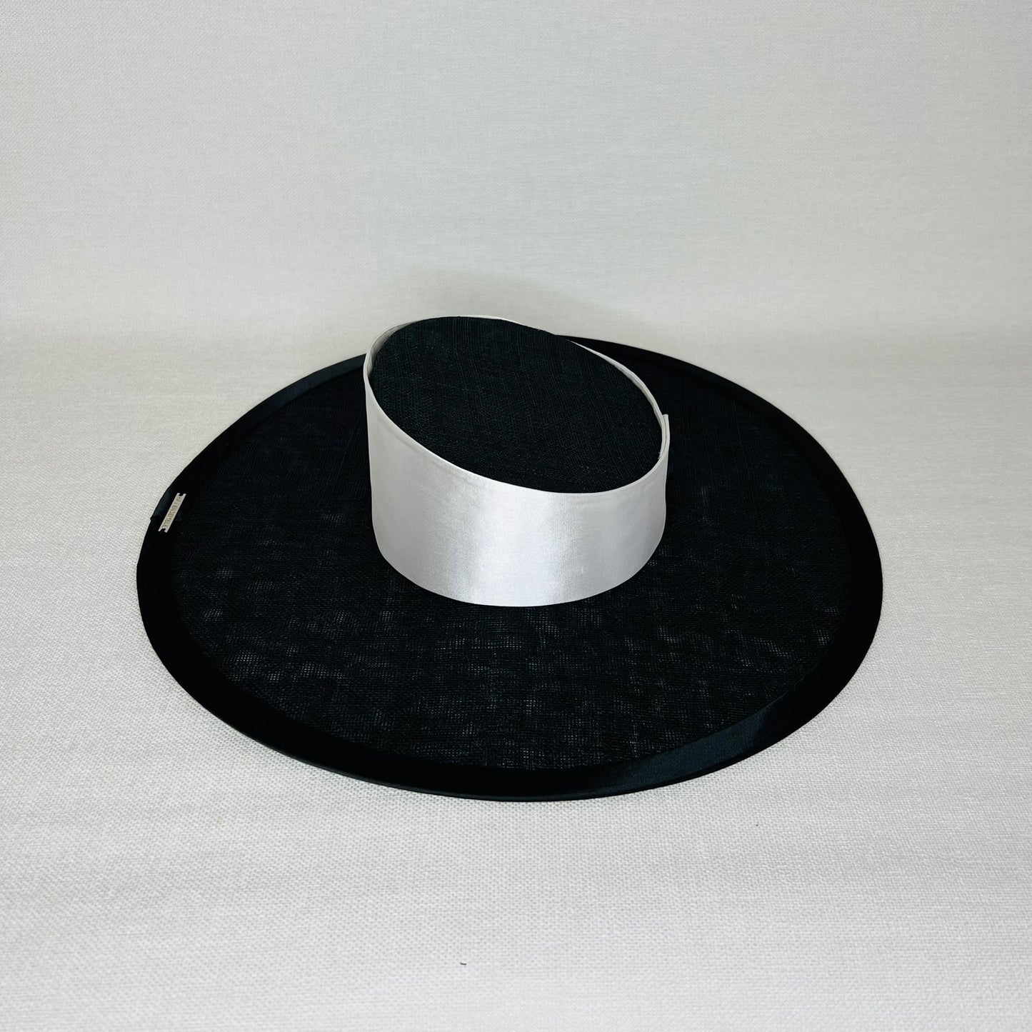 Phoebe - Hat Ensemble