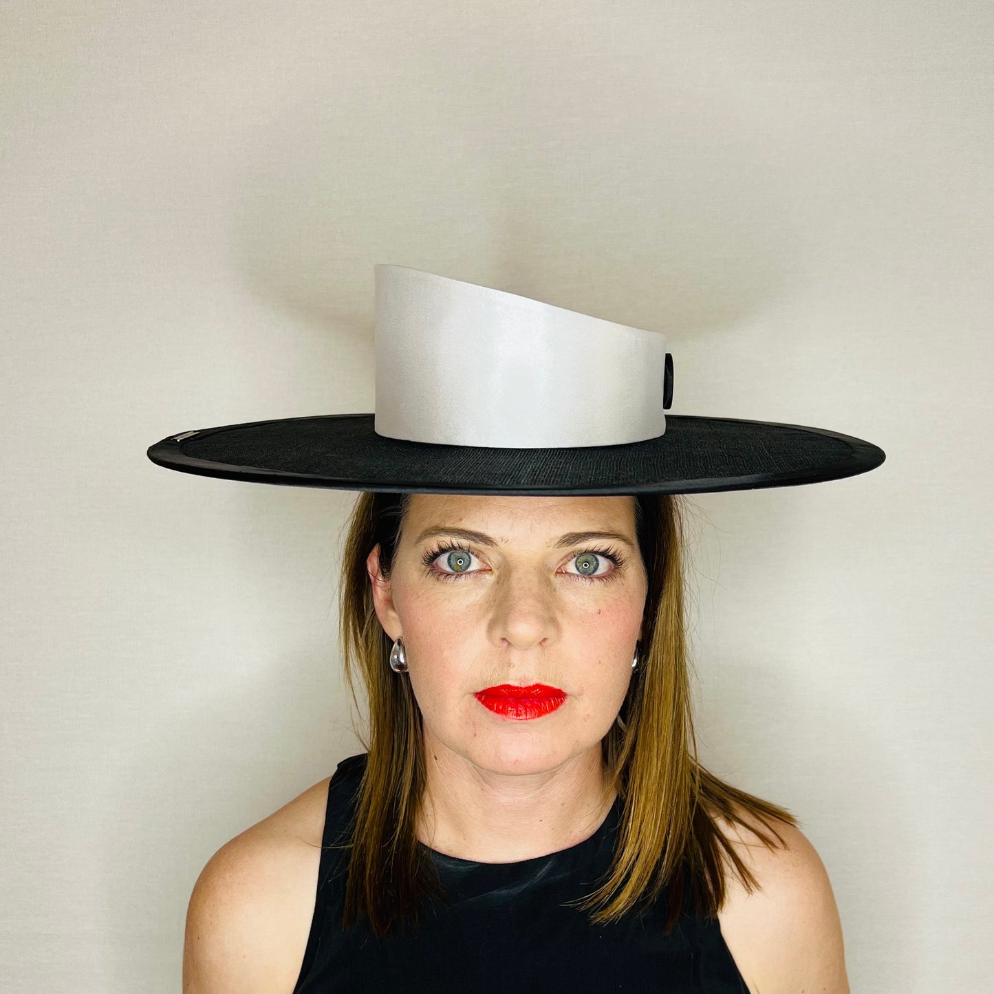 Phoebe - Hat Ensemble