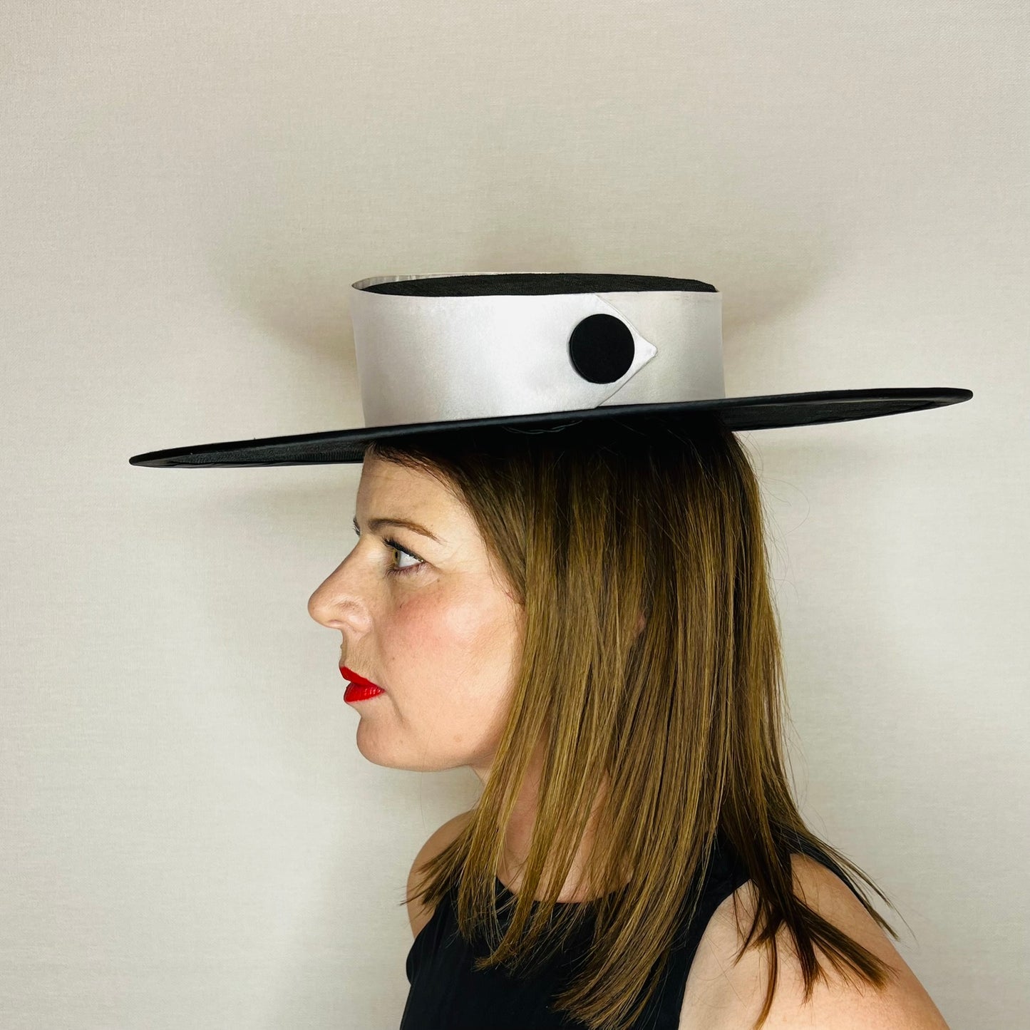 Phoebe - Hat Ensemble