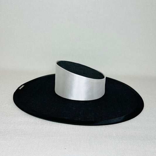 Phoebe - Hat Ensemble