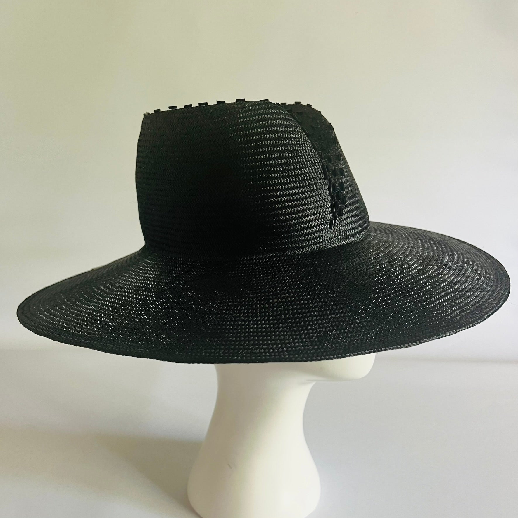 Eliza - Hat Ensemble