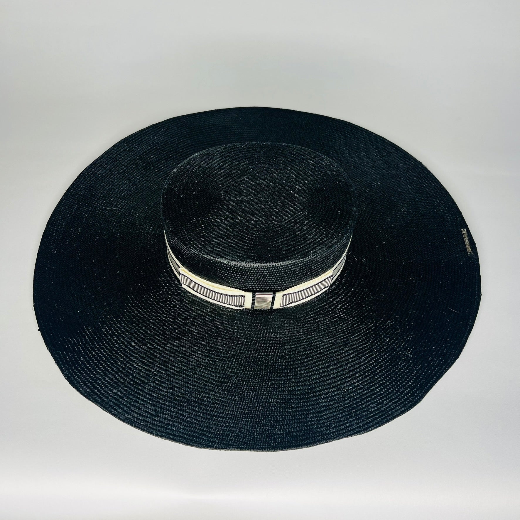 Frankie - Hat Ensemble