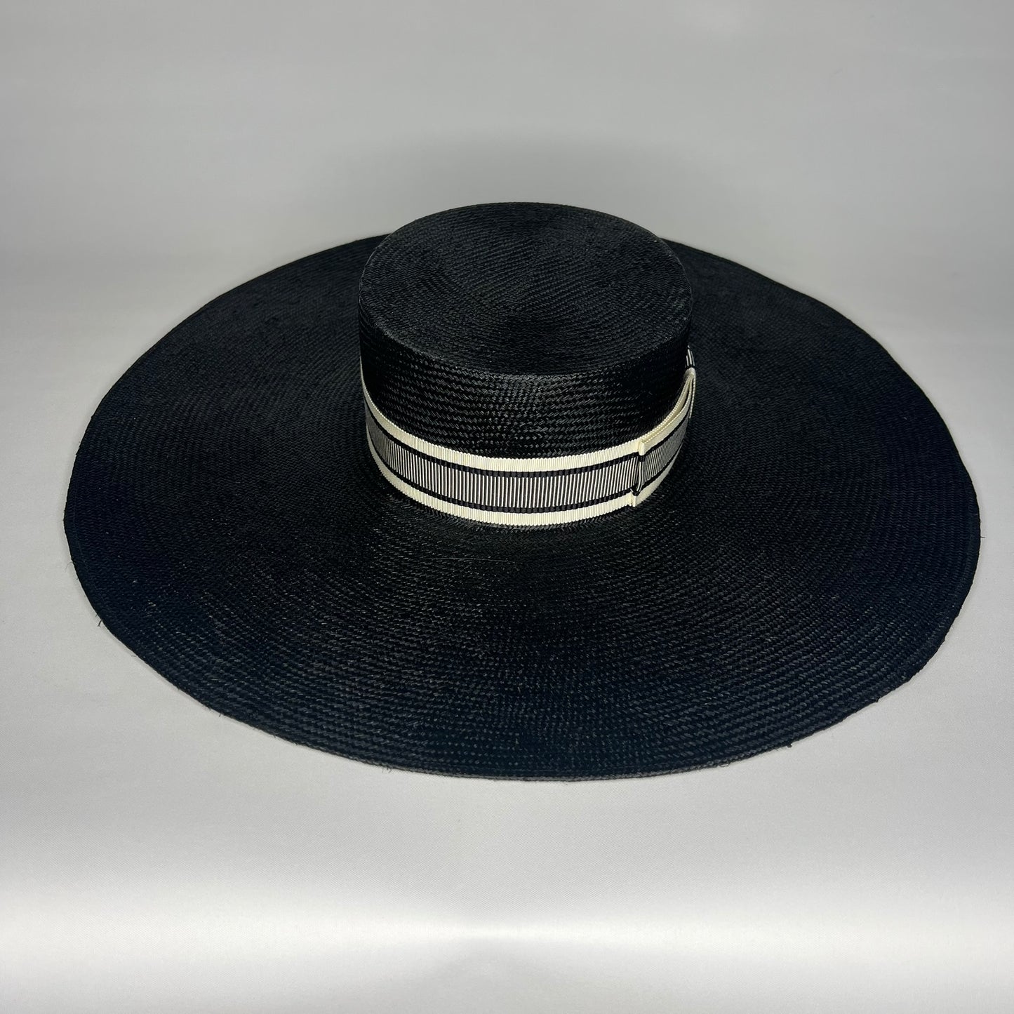 Frankie - Hat Ensemble