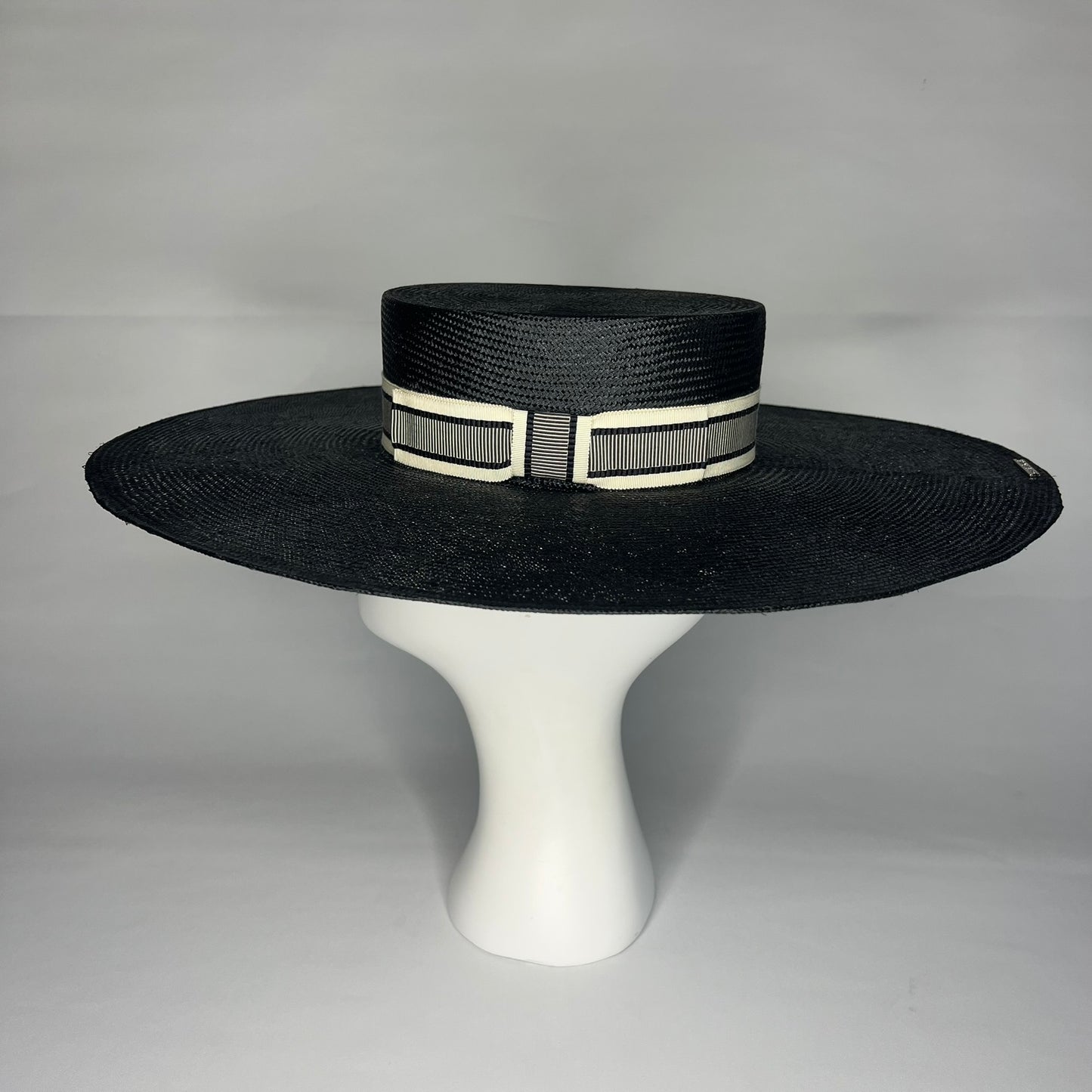 Frankie - Hat Ensemble
