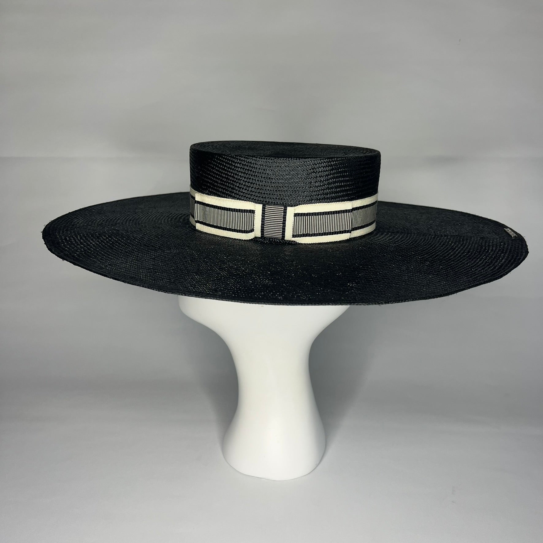 Frankie - Hat Ensemble