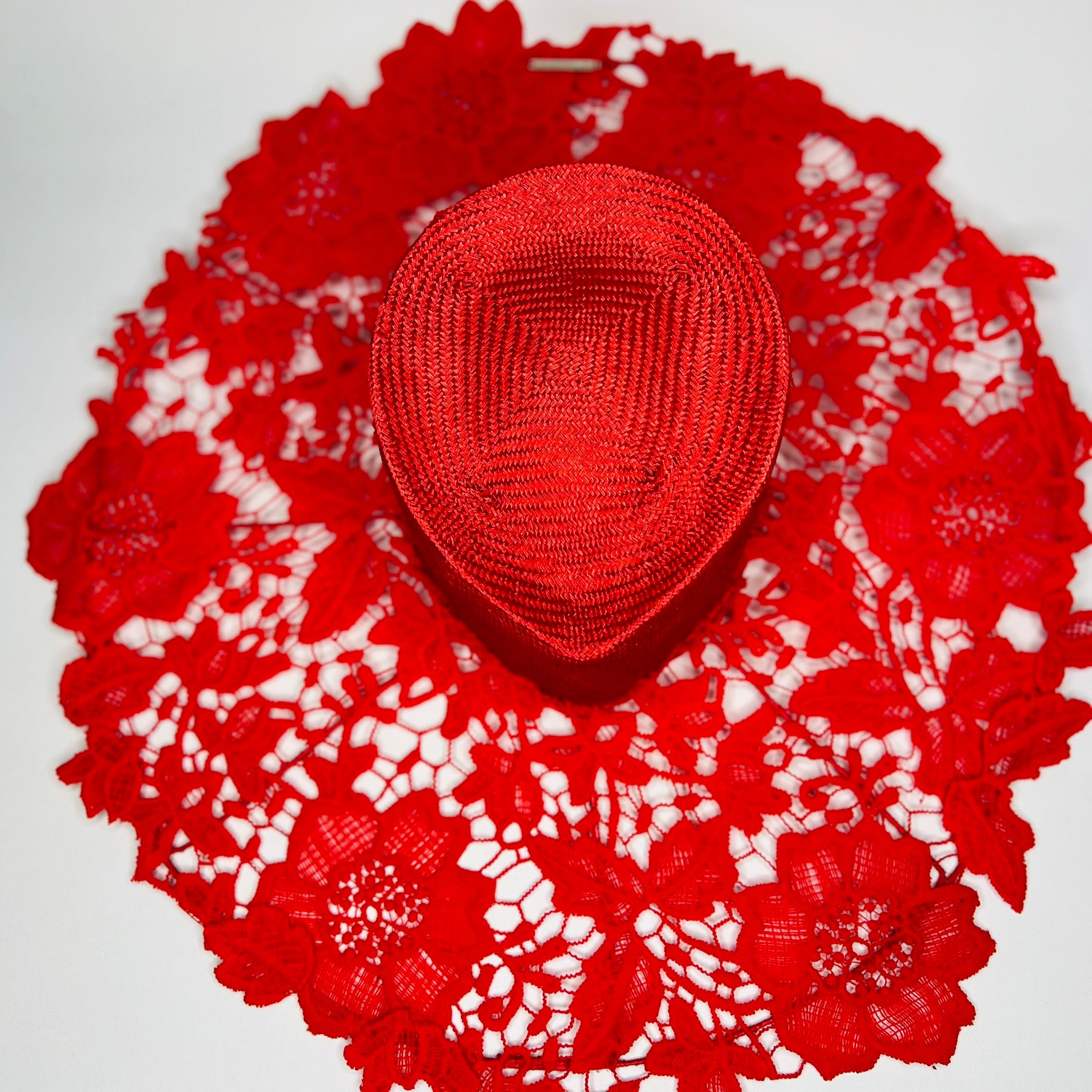 Phoenix - red - Hat Ensemble